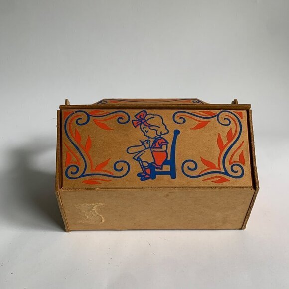 Vintage Pressed Cardboard Child's Toy Sewing Kit Box Handled - Picture 7 of 7